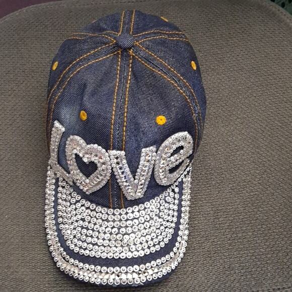 Stylish Blue and Tan Hat for Effortless Elegance Glitter Glam - Picture 1 of 5